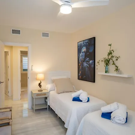 Limones De Genova ,150 M Playa Elviria Appartement *