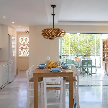 Holidays & Limones De Genova ,150 M Playa Elviria
