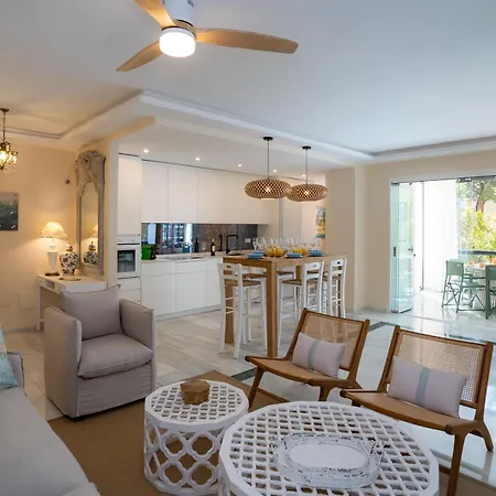 Holidays & Limones De Genova ,150 M Playa Elviria Apartman *