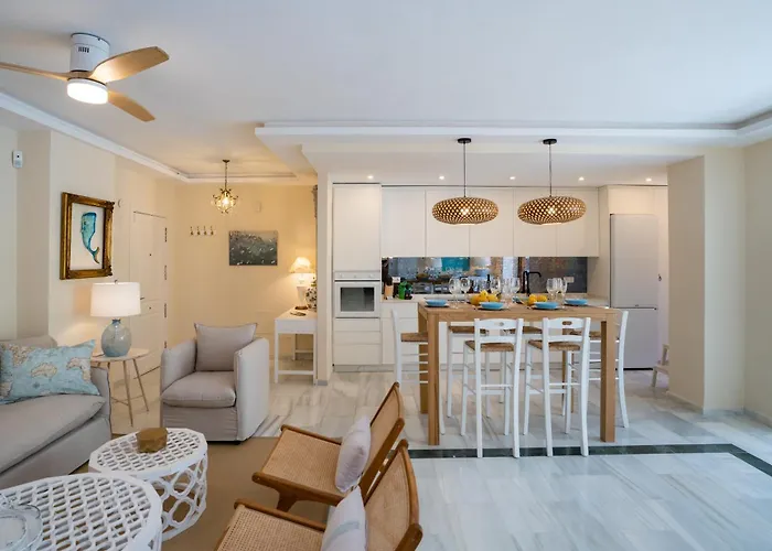 Limones De Genova ,150 M Playa Elviria アパート *