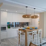 Apartament Holidays & Limones De Genova ,150 M Playa Elviria *